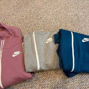 Nike Zip-Up Hoodie. 3 size small